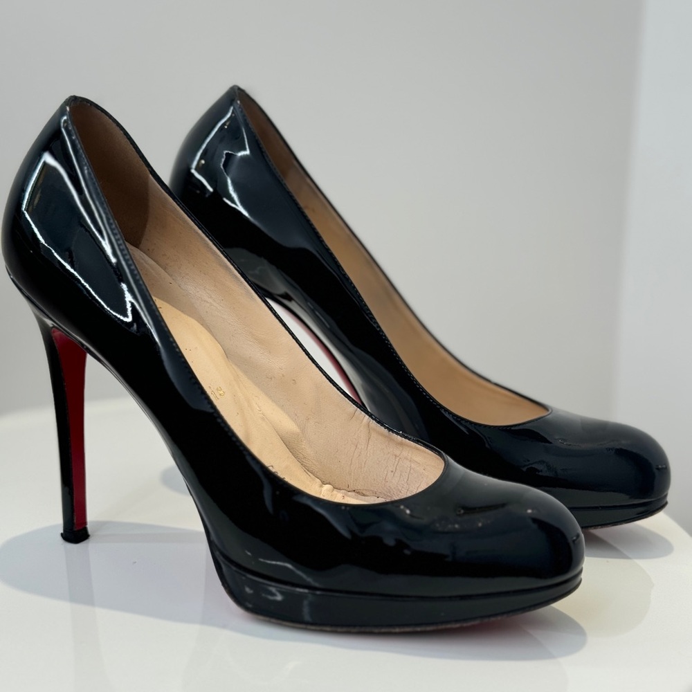 Christian Louboutin Simple Pump patent leather Sz 39.5